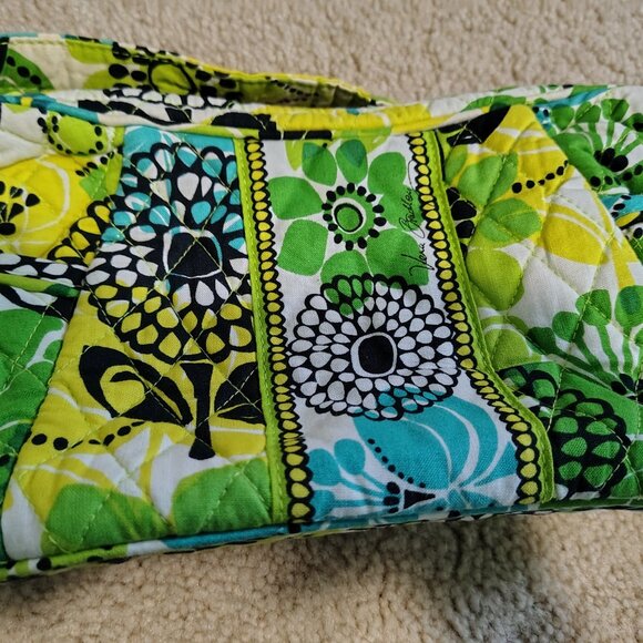 Vera Bradley ' limes up' lot - Picture 6 of 9